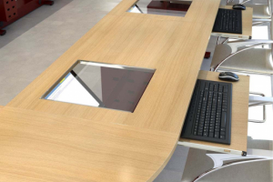 Table scolaire individuelle - EBI :: Bureau informatique avec cran sous vitre  - ABM